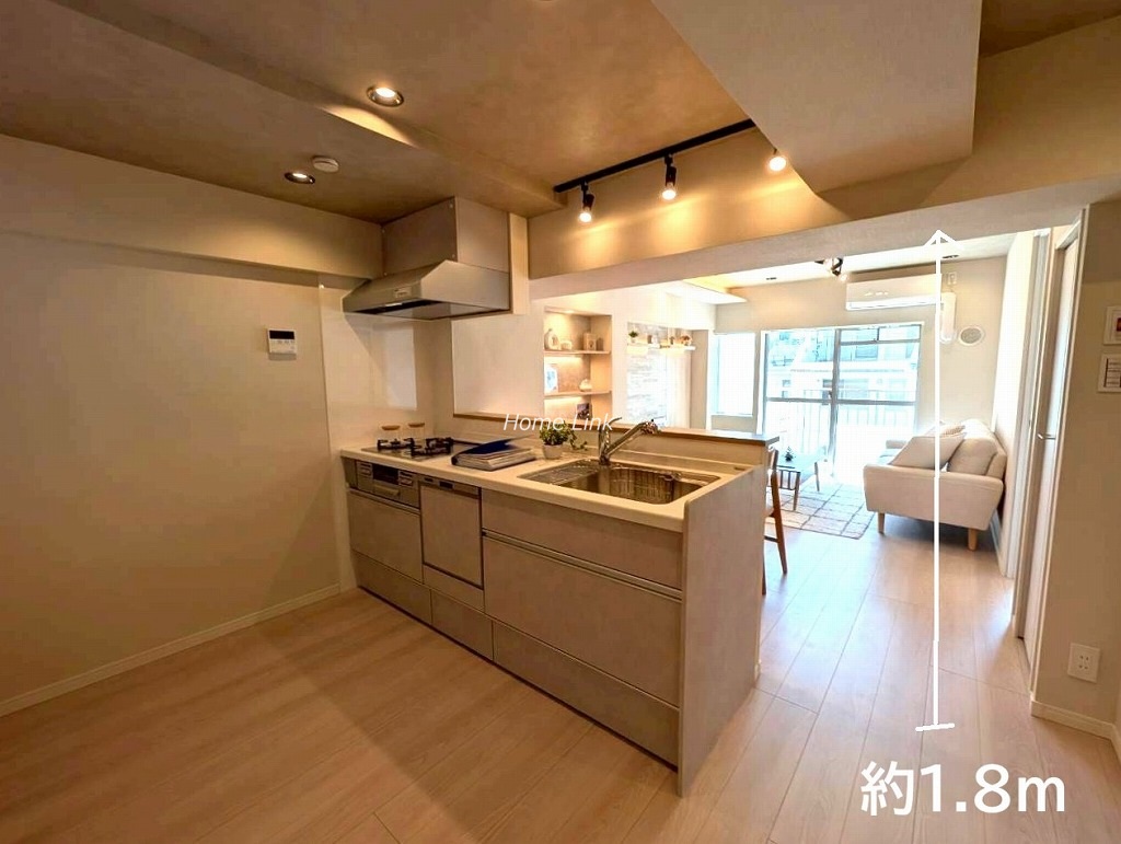 加賀マンション3階　開放的な対面キッチン